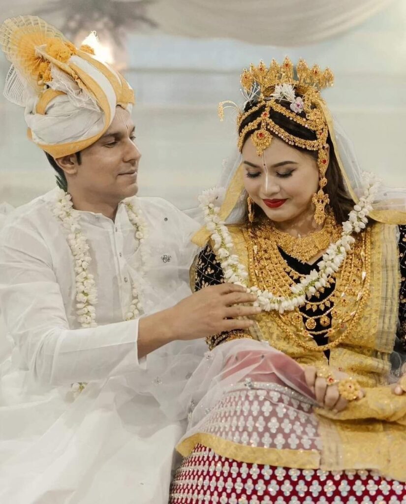 एक शादी देखी और दिल खुश हो गया रणदीप हुड्डा और लिन लैशराम की शादी 14 This image has an empty alt attribute; its file name is fb_img_17014248186027096744626481425468-825x1024.jpg