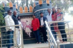 अहिराणी लघुपट पोर देखाले गया अनी लगीन करी उना 6 अहिराणी लघुपट पोर देखाले गया अनी लगीन करी उना 5