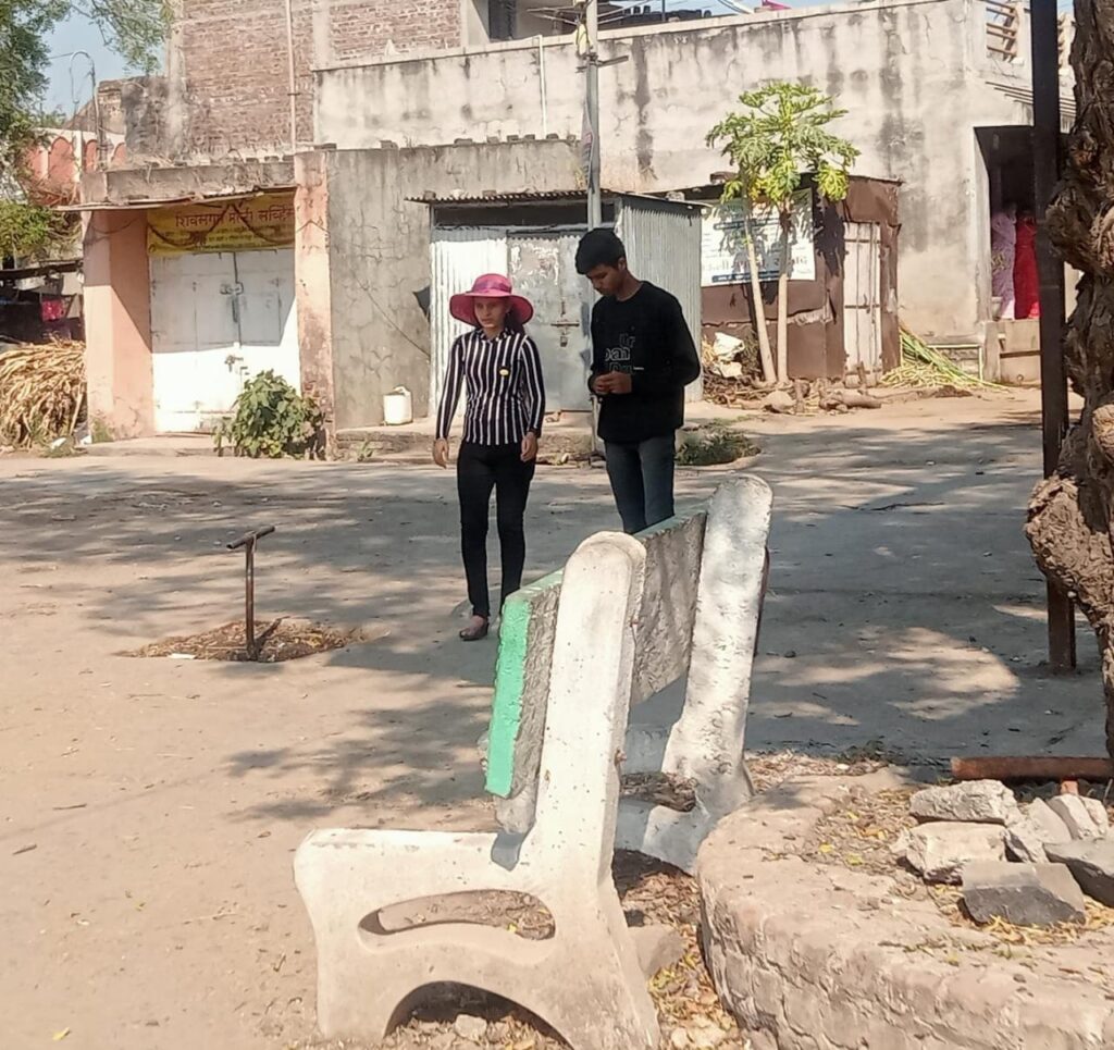 अहिराणी लघुपट पोर देखाले गया अनी लगीन करी उना 10 अहिराणी लघुपट पोर देखाले गया अनी लगीन करी उना 9
