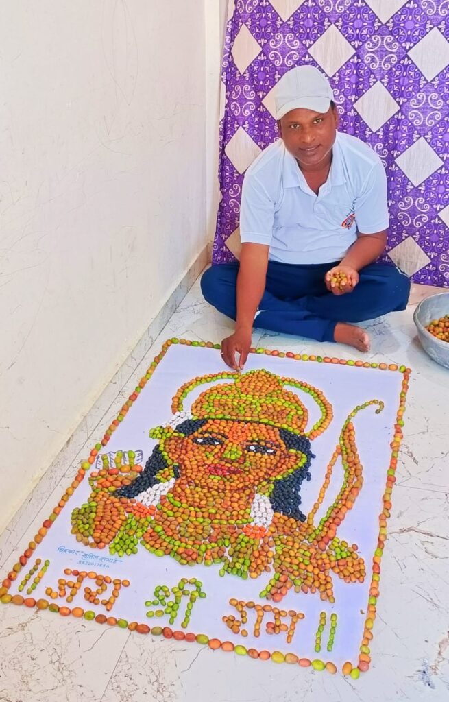 बोरांचा वापर करुन साकारली प्रभू श्री रामांची भव्य मोजेक पोट्रेट 5 बोरांचा वापर करुन साकारली प्रभू श्री रामांची भव्य मोजेक पोट्रेट 4