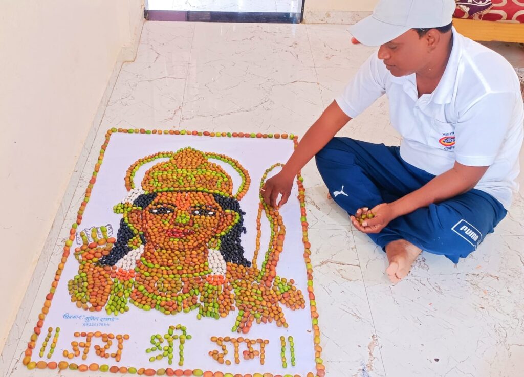 बोरांचा वापर करुन साकारली प्रभू श्री रामांची भव्य मोजेक पोट्रेट 7 बोरांचा वापर करुन साकारली प्रभू श्री रामांची भव्य मोजेक पोट्रेट 6