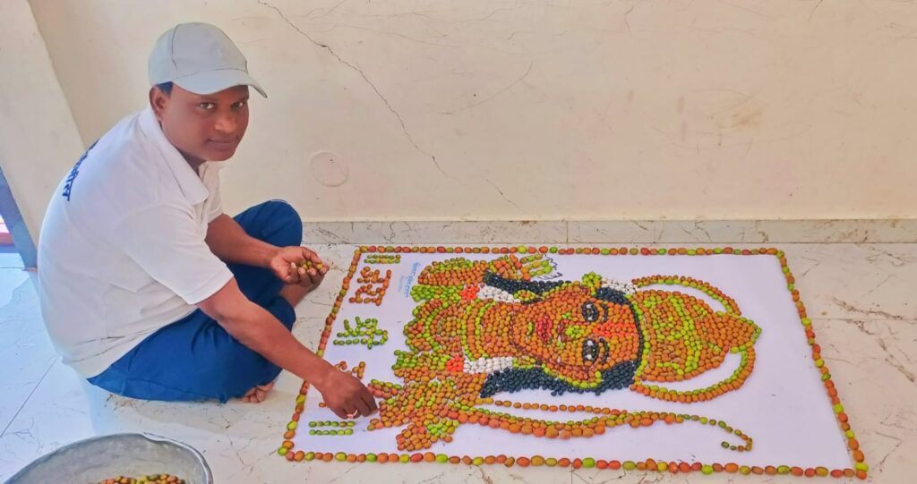 बोरांचा वापर करुन साकारली प्रभू श्री रामांची भव्य मोजेक पोट्रेट 9 बोरांचा वापर करुन साकारली प्रभू श्री रामांची भव्य मोजेक पोट्रेट 8