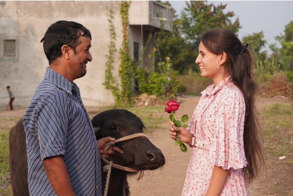 अहिराणी लहुपट पोरं देखाले गया लगीन करी उना 6 अहिराणी लहुपट पोरं देखाले गया लगीन करी उना 5