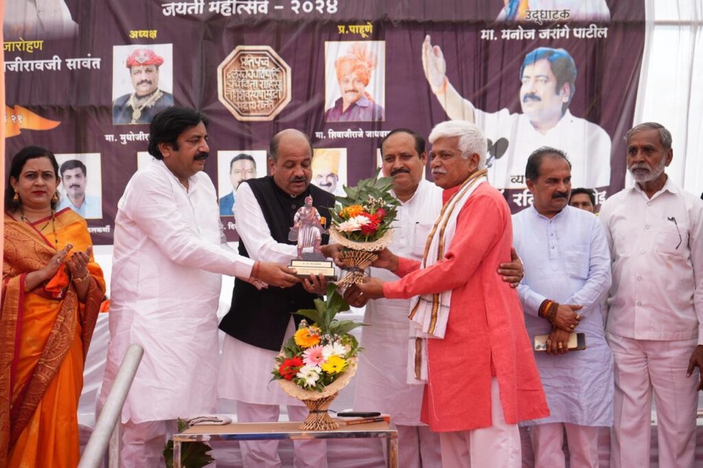 डॉ.रमेश सुर्यवंशी यांना जीवन गौरव पुरस्कार 2 डॉ.रमेश सुर्यवंशी यांना जीवन गौरव पुरस्कार
