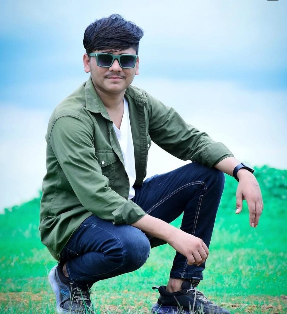 खानदेशी कॉमेडियन विकी पाटील यांच्या निधनाने कलाविश्वात शोककळा 2 खानदेशी कॉमेडियन विकी पाटील यांच्या निधनाने कलाविश्वात शोककळा