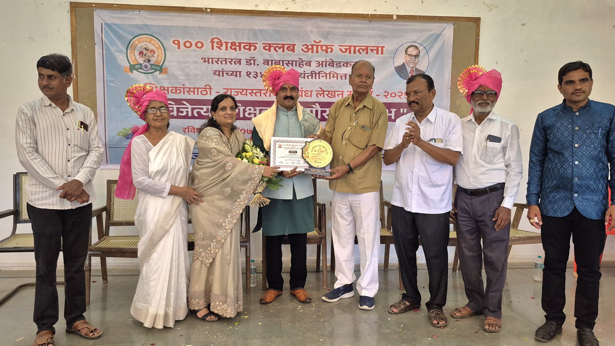 लेफ्टनंट डॉ. जितेंद्र देसले यांना राज्यस्तरीय निबंध स्पर्धेत प्रथम क्रमांकाचा मान